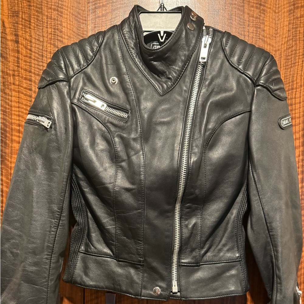 Elegant Black Leather Moto Jacket